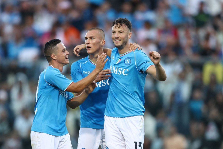 在人们眼中 在人们眼中