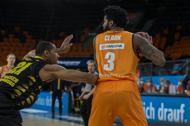 显得力不从 显得力不从